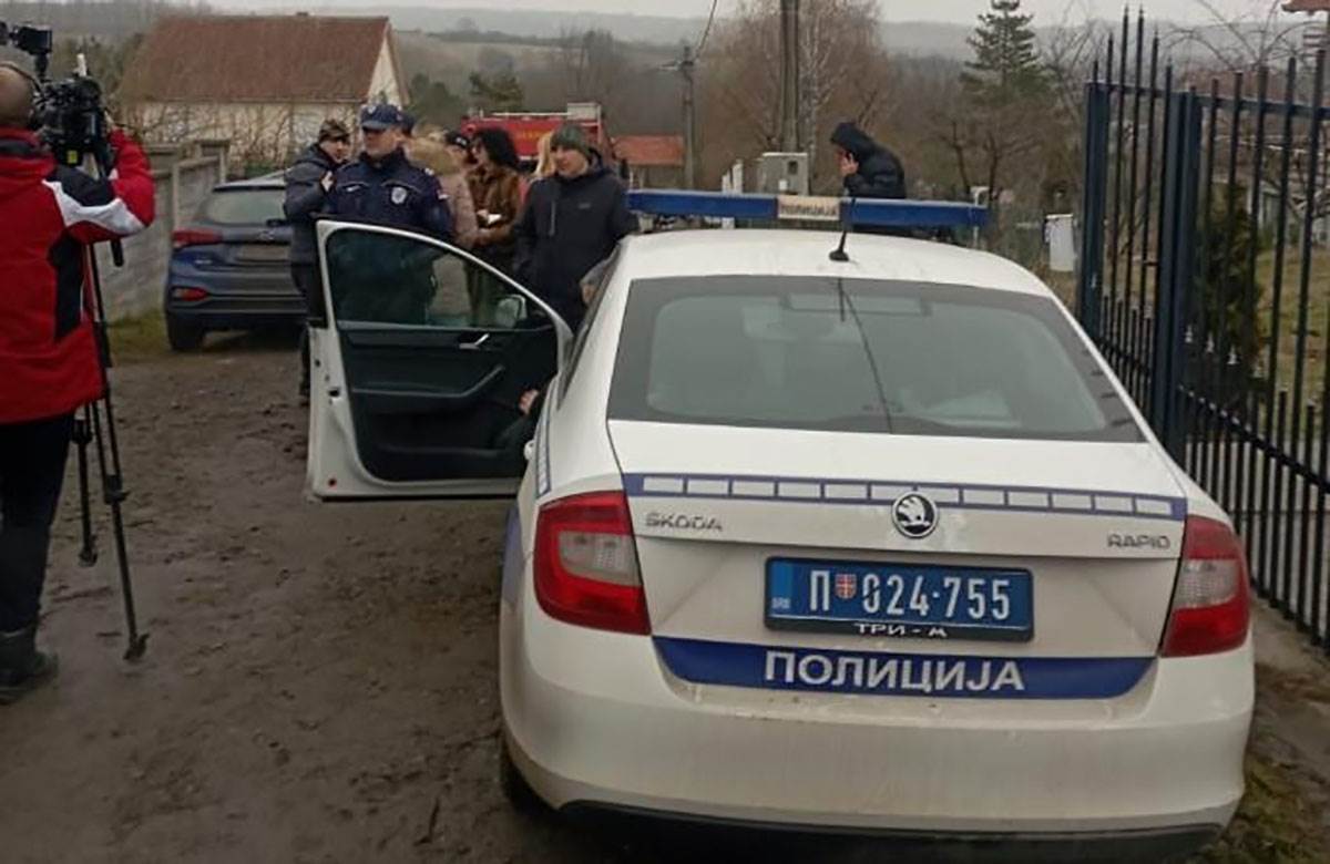 Potresne scene ispred staračkog doma u Barajevu (2).jpg