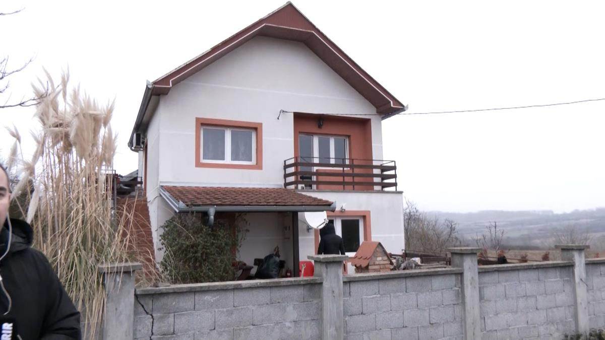 Potresne scene ispred staračkog doma u Barajevu (4).jpg