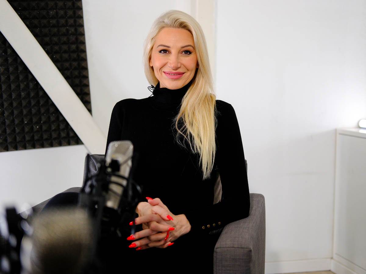 Jelena Jovičić prodala stvari u butiku otkrio je Emir Kusturica