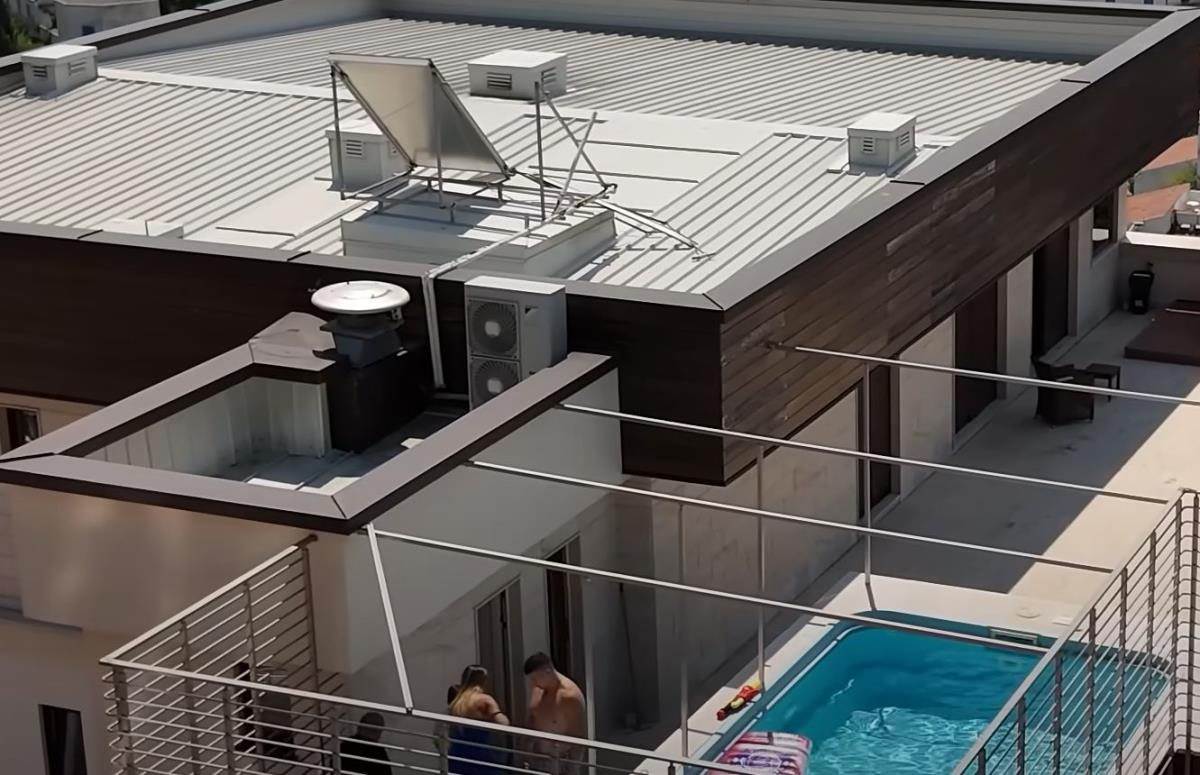 Sloba Radanović penthaus u CG (9).jpg