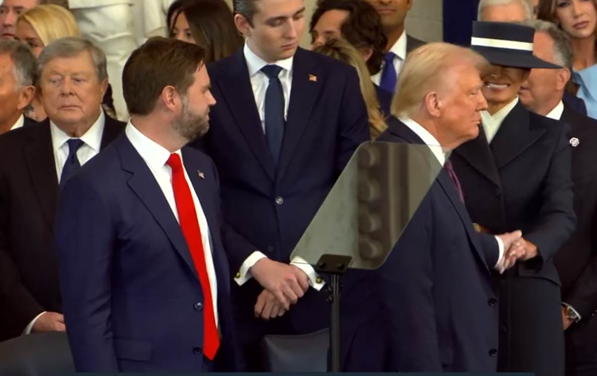 Tramp Inaguracija (5).png