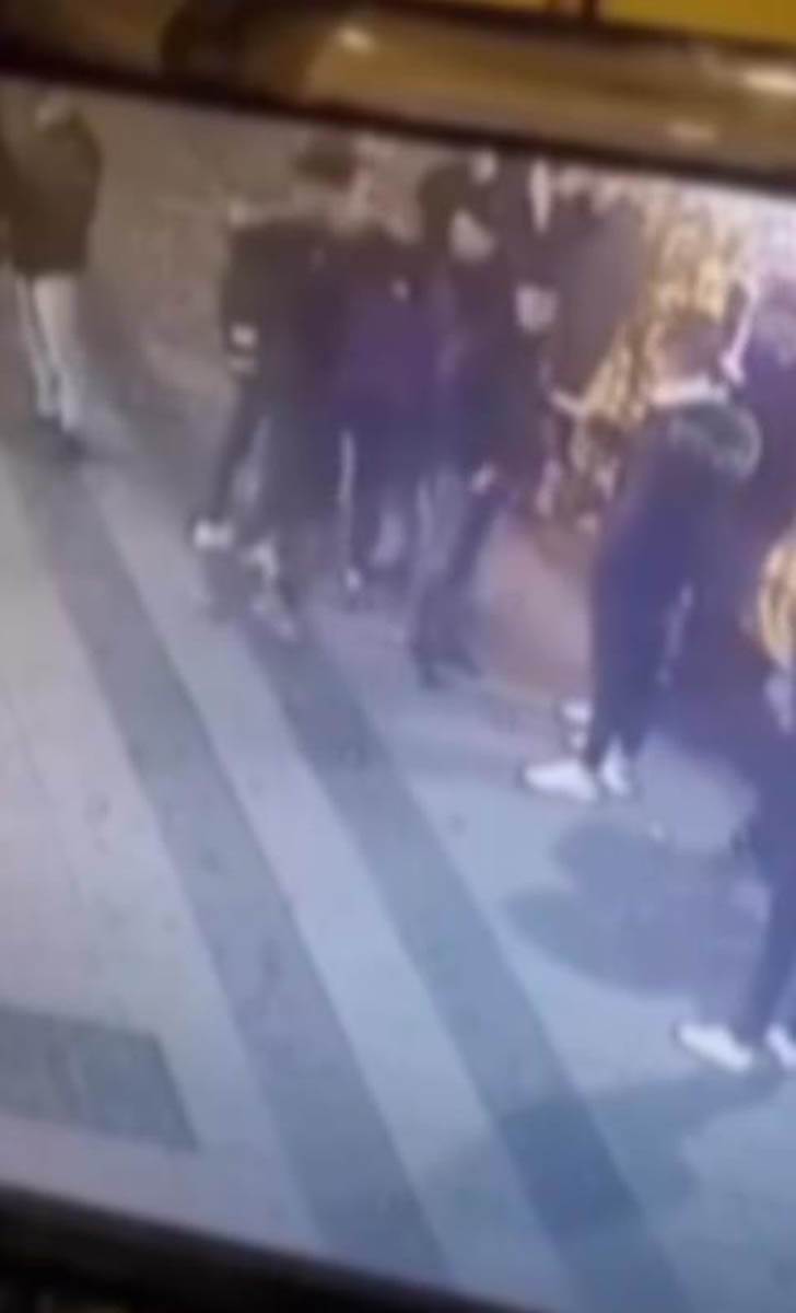 Tuča tinejdžera ispred pekare (6).jpg