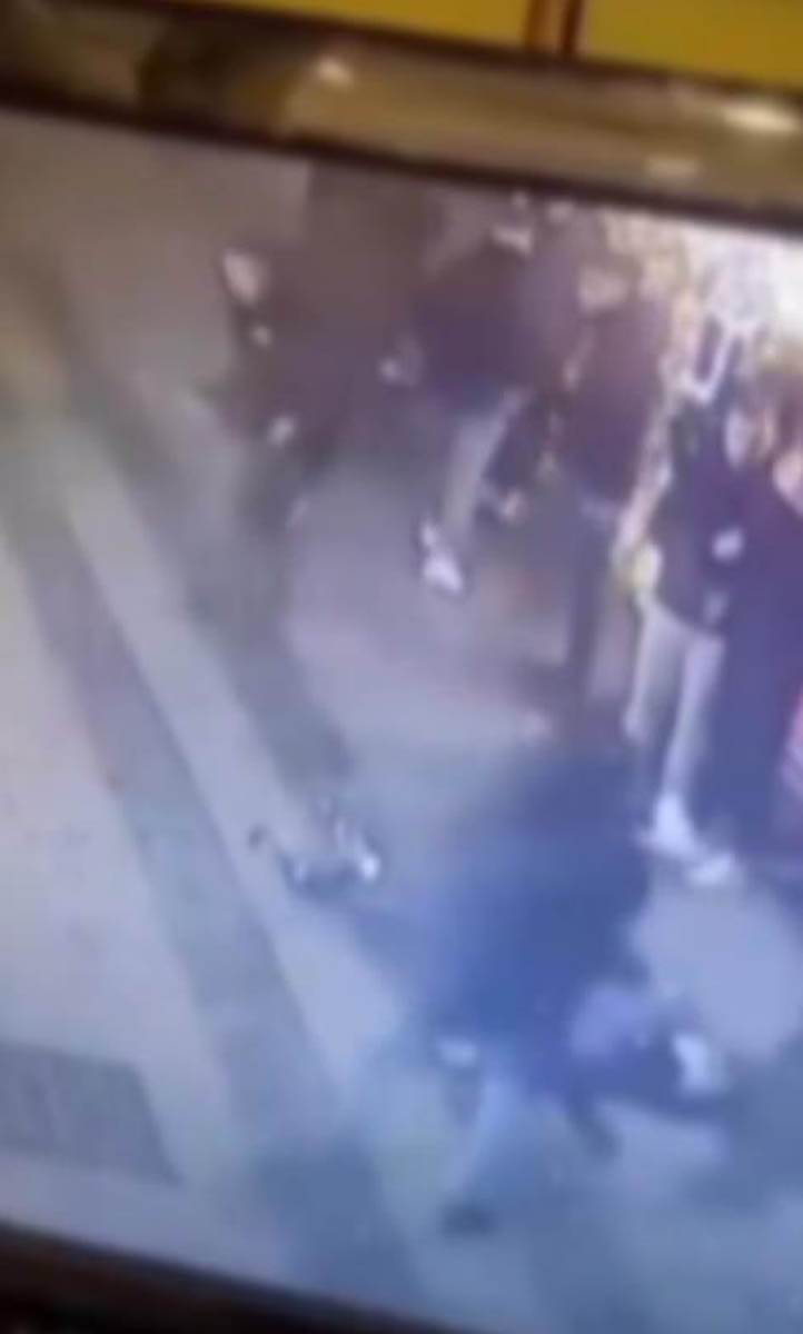 Tuča tinejdžera ispred pekare (2).jpg