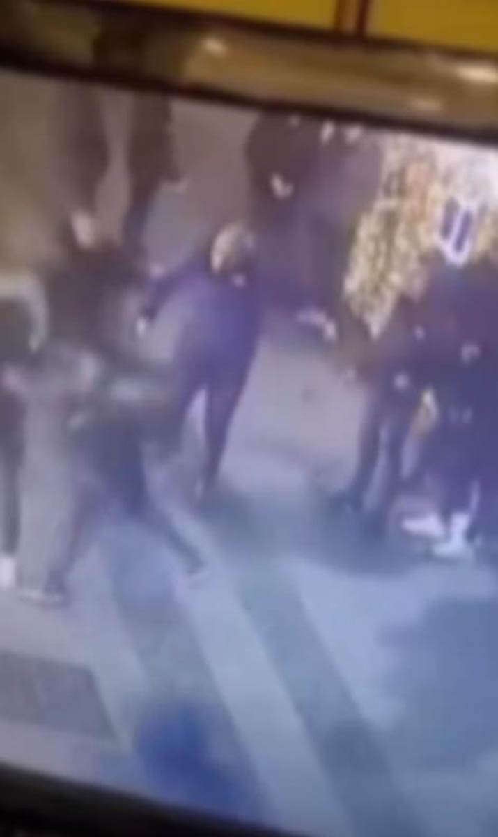 Tuča tinejdžera ispred pekare (1).jpg