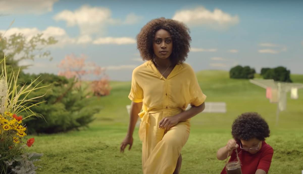 Behind Her Eyes, scena