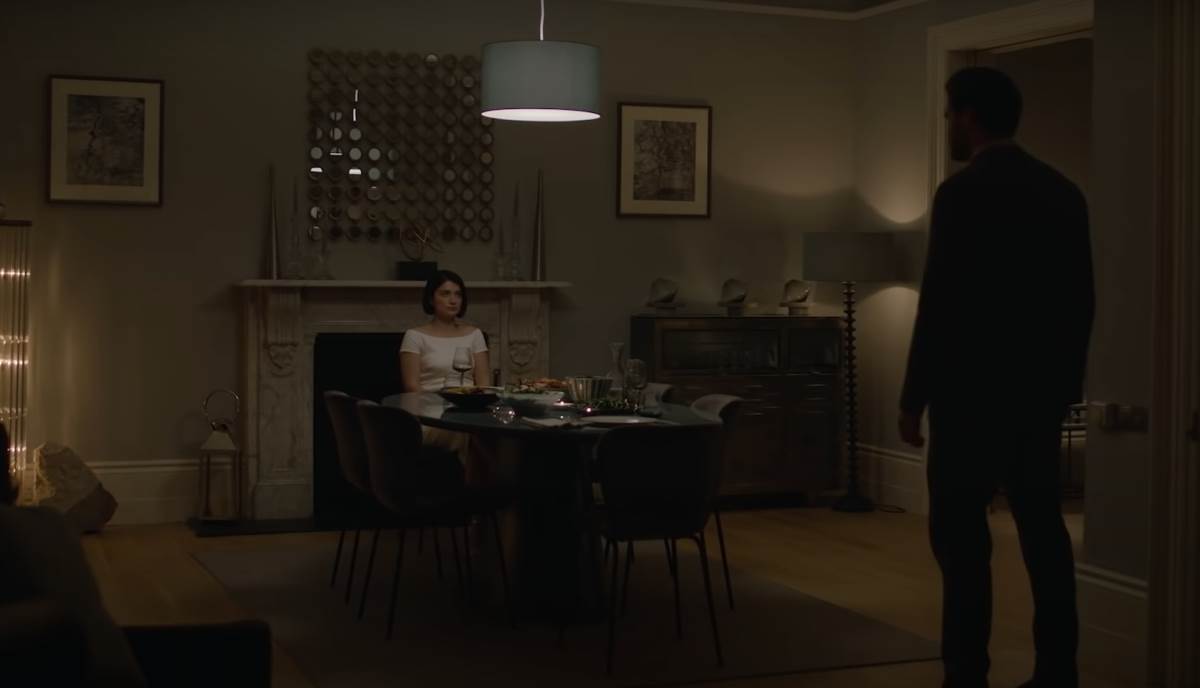 Behind Her Eyes, scena