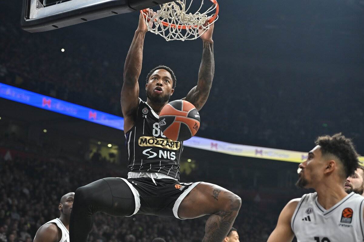 Partizan - Pariz (4).JPG