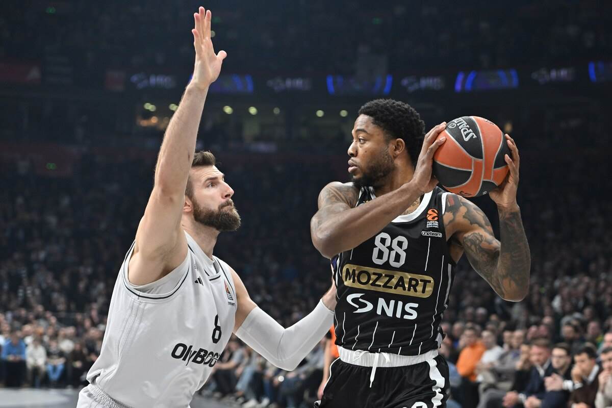 Partizan - Pariz (5).JPG