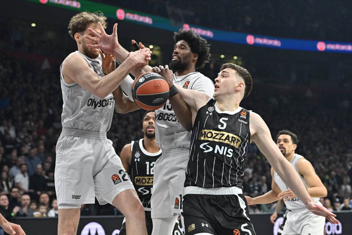 Partizan - Pariz (9).JPG