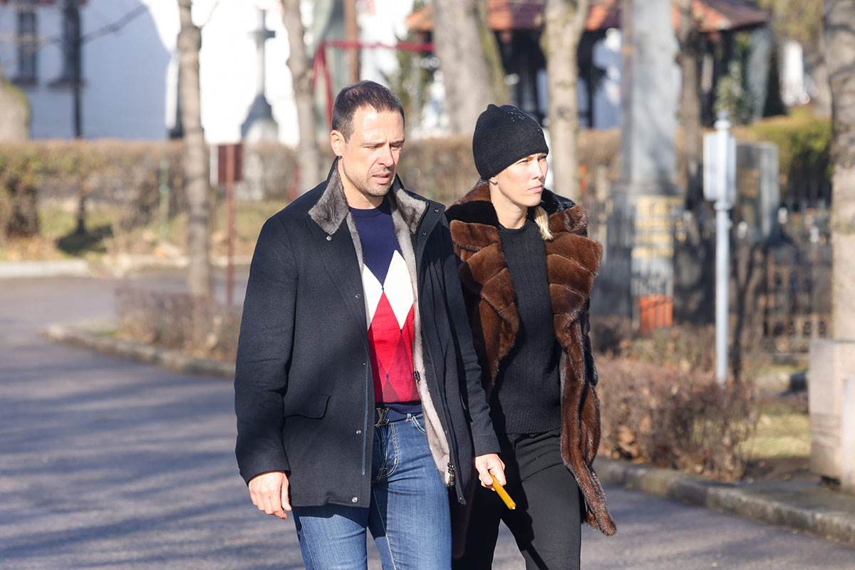 Pomen Ksenija Vucic, Novo Groblje (4).jpg