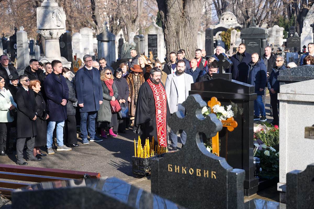 Pomen Ksenija Vucic, Novo Groblje (22).jpg