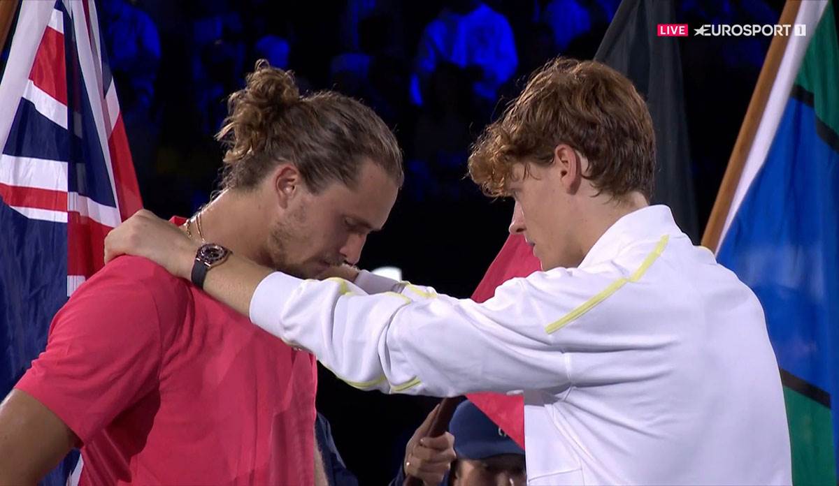 Janik Siner teši Sašu Zvereva  (2).jpg