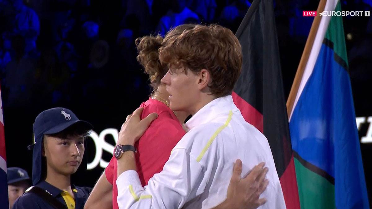 Janik Siner teši Sašu Zvereva  (3).jpg