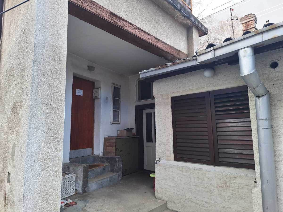 KUĆA U KOJOJ JE SIN UBIO MAJKU NA VOŽDOVCU (6).jpg