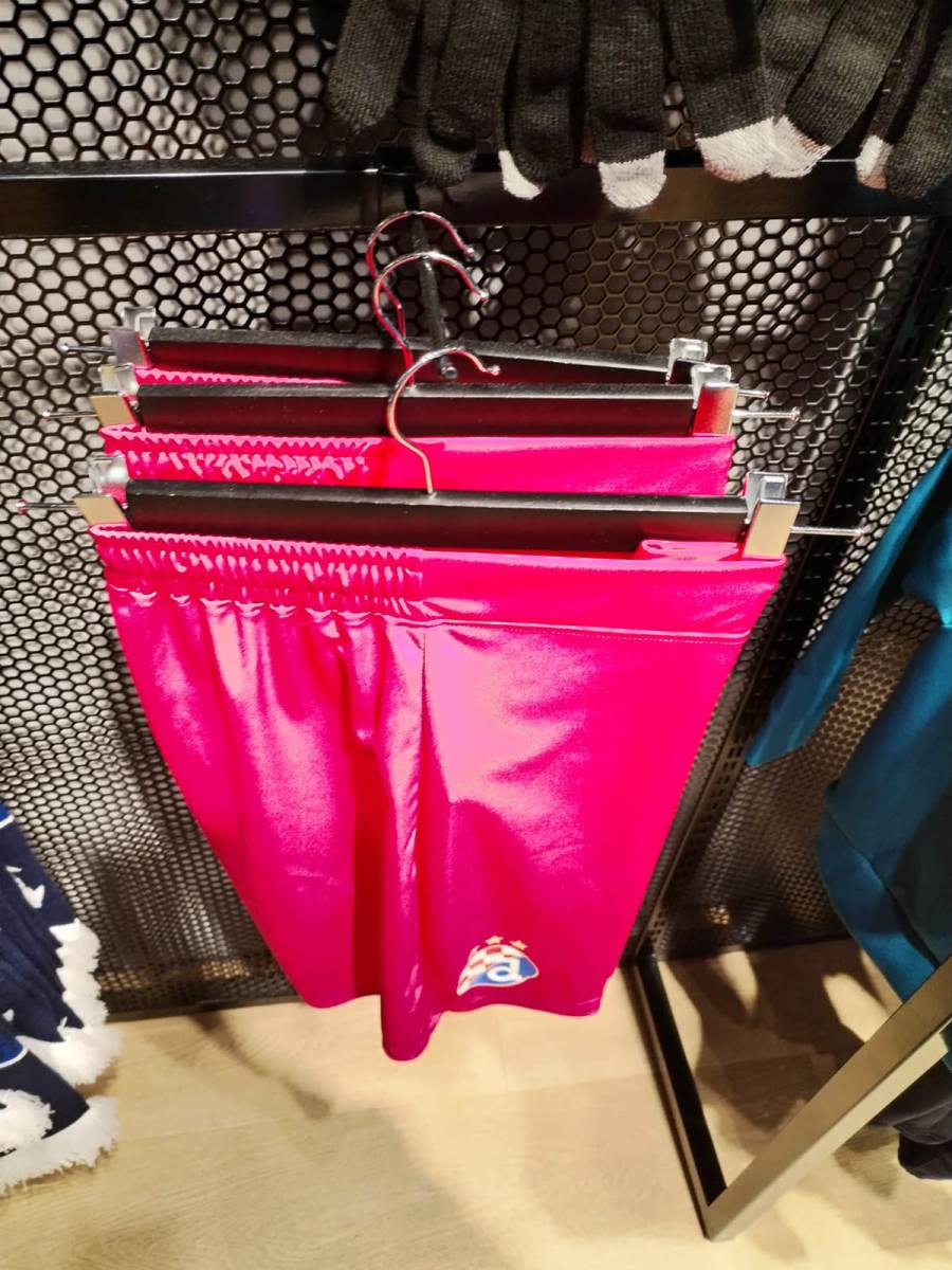 Dinamo Zagreb šop (4).jpg