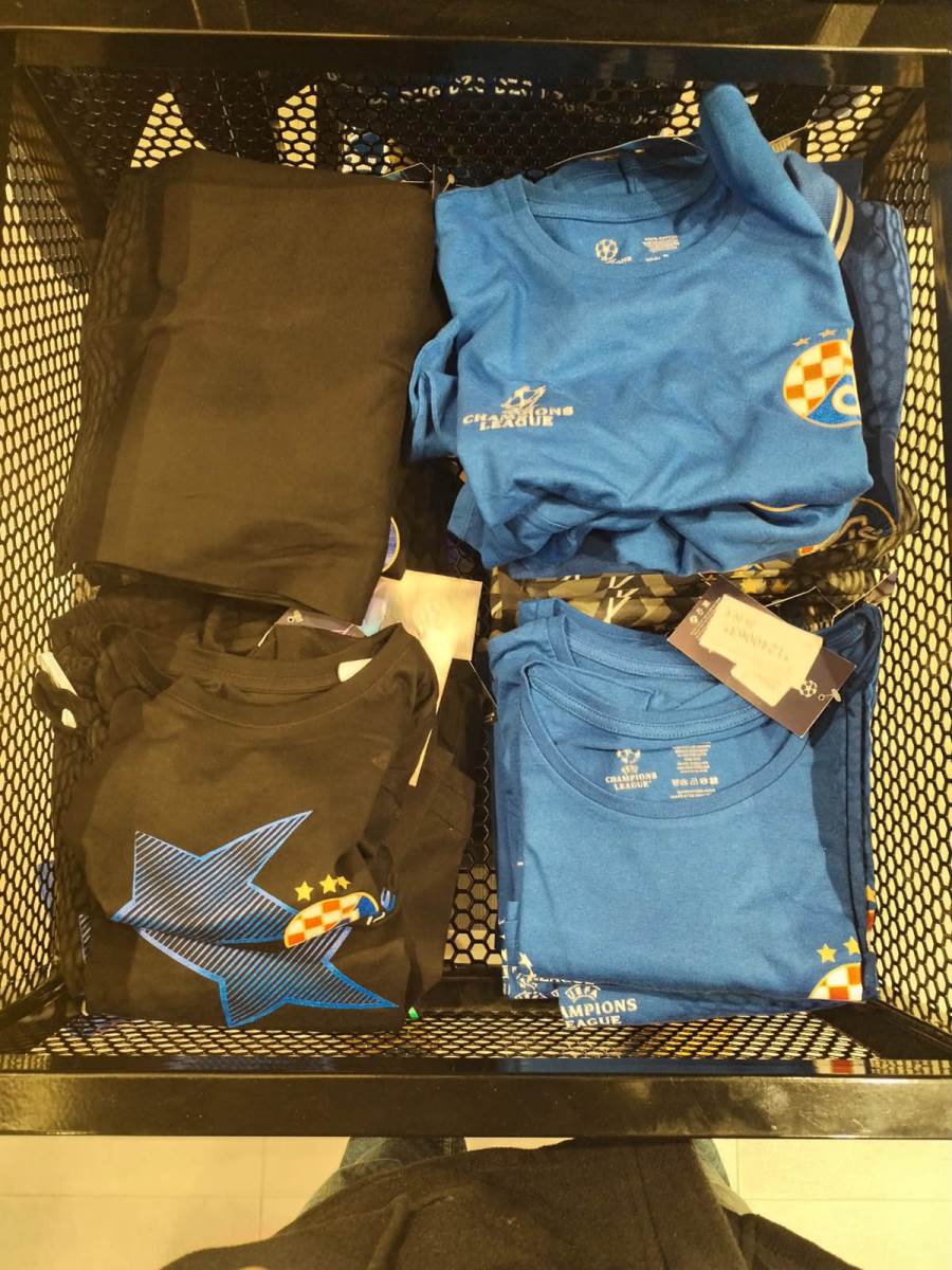 Dinamo Zagreb šop (8).jpg