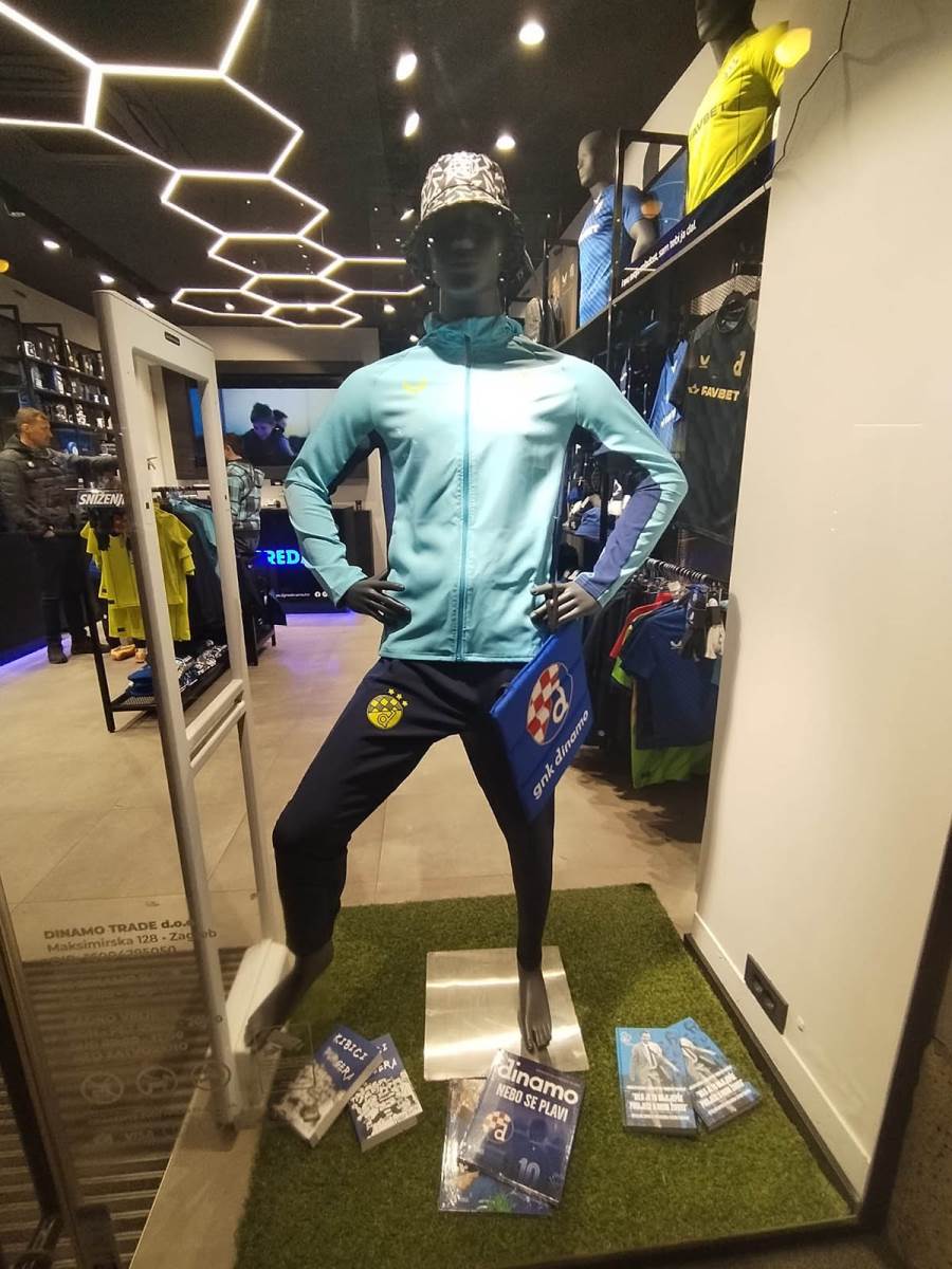 Dinamo Zagreb šop (1).jpg