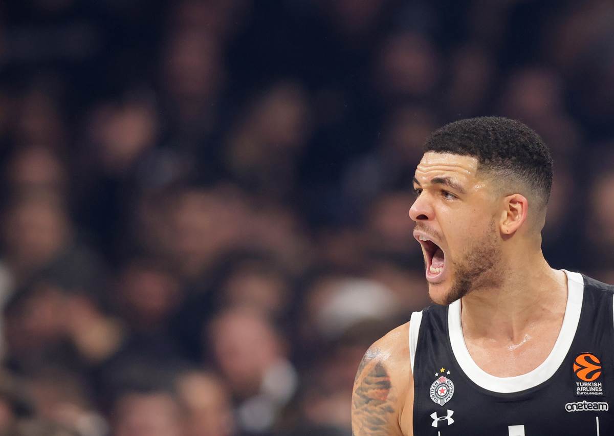 Partizan Zvezda  Derbi (10).jpg