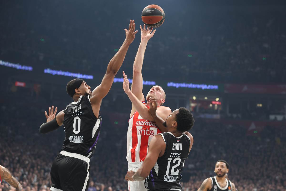 Partizan Zvezda Derbi derbi (2).JPG