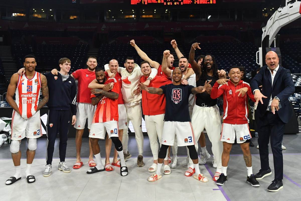 Crvena Zvezda, slavlje, derbi  (4).JPG