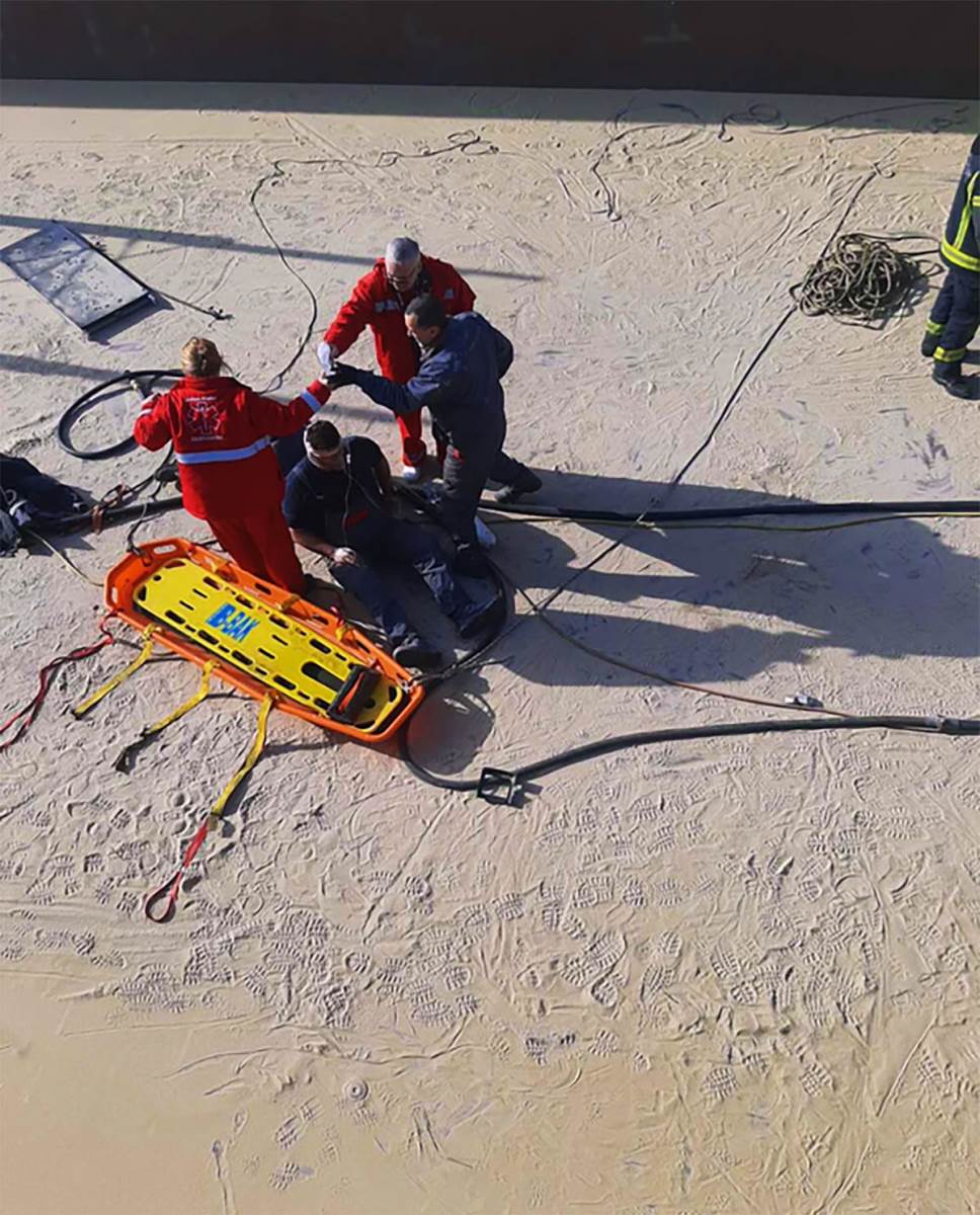 čovek upao u baržu (1).jpg