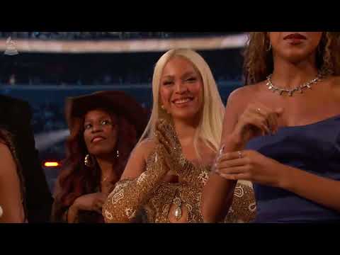 Dženifer Lopez na dodeli Gremi nagrada bez donjeg veša