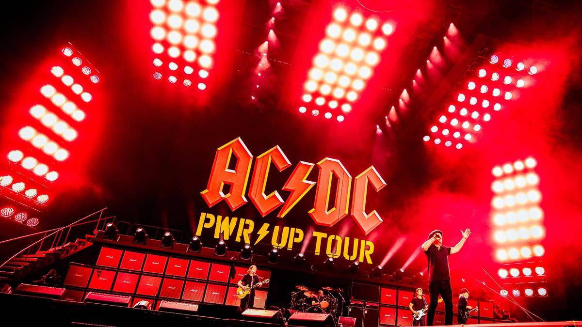 AC DC (6).jpg