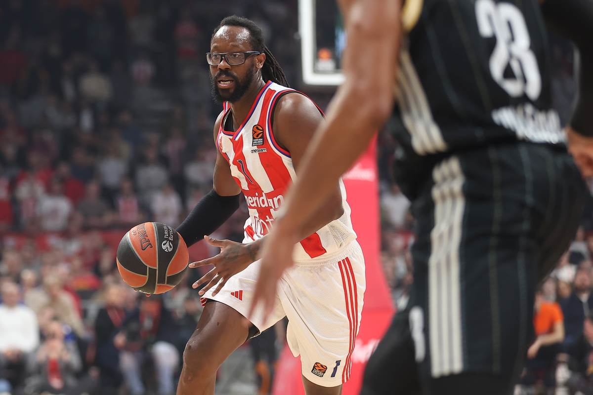 lyon crvena zvezda (3).jpg