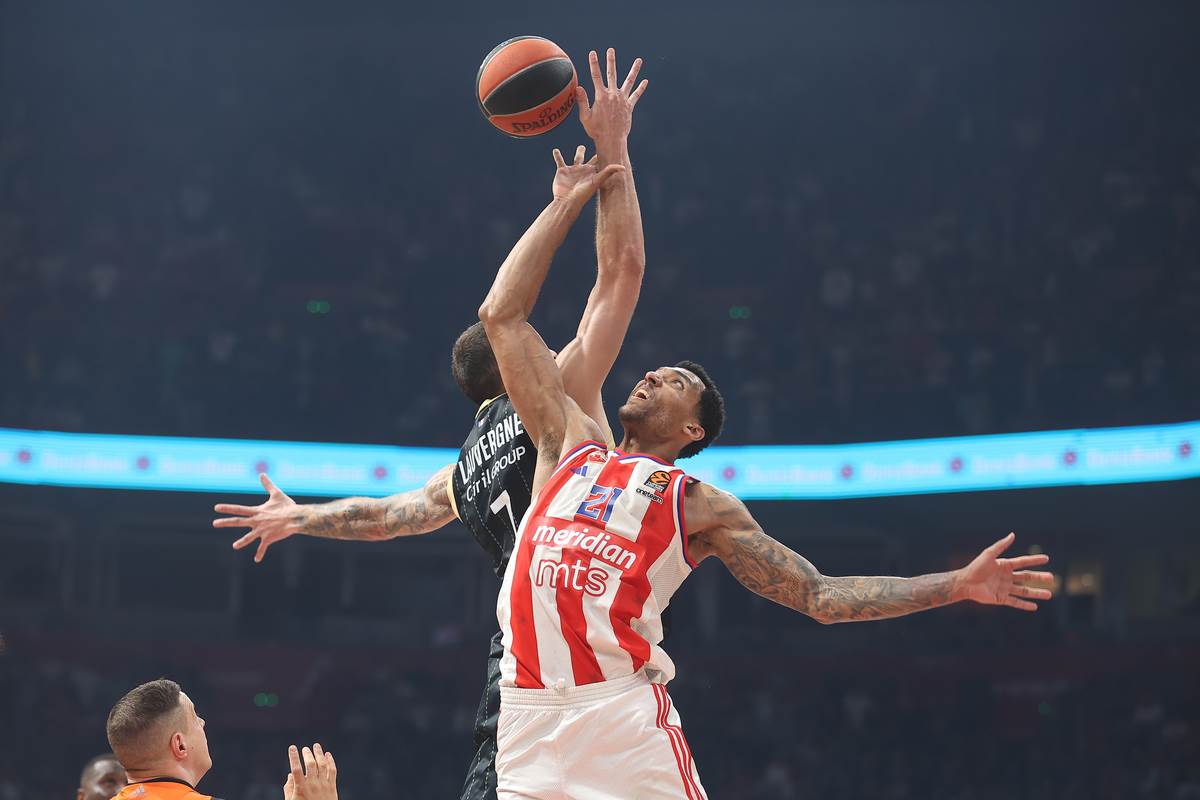 Asvel Crvena Zvezda v (14).JPG