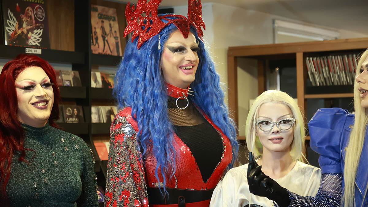 Harem Girls  (5).JPG