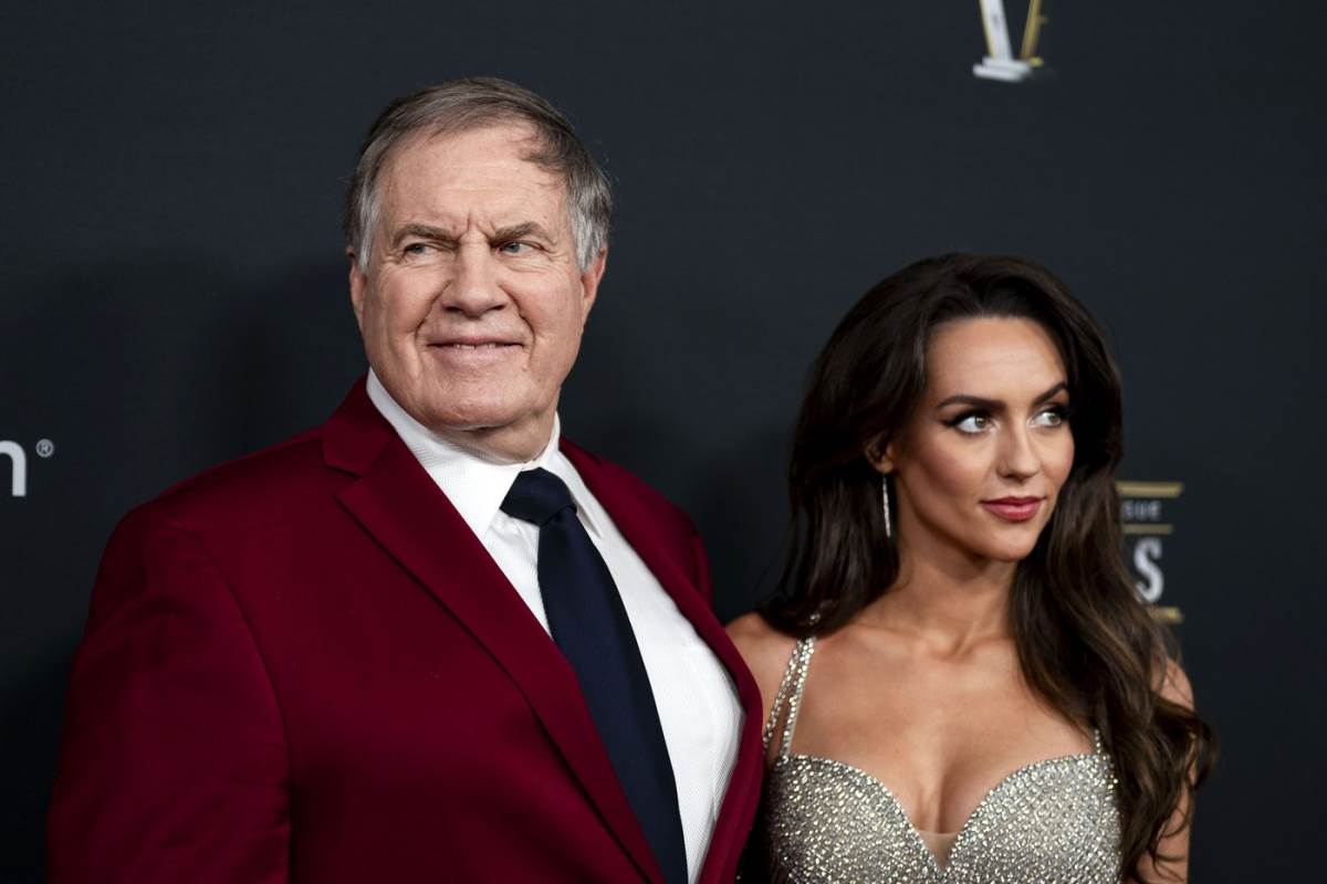 Bil Beličik je idiot jer ima 49 godina mlađu devojku