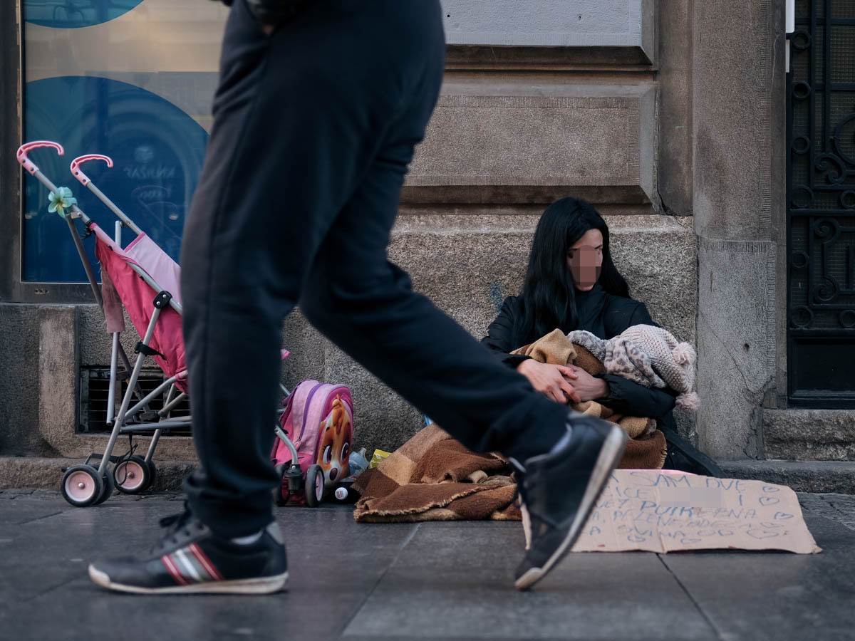 Devojka koja prosi u Knezu (3).jpg