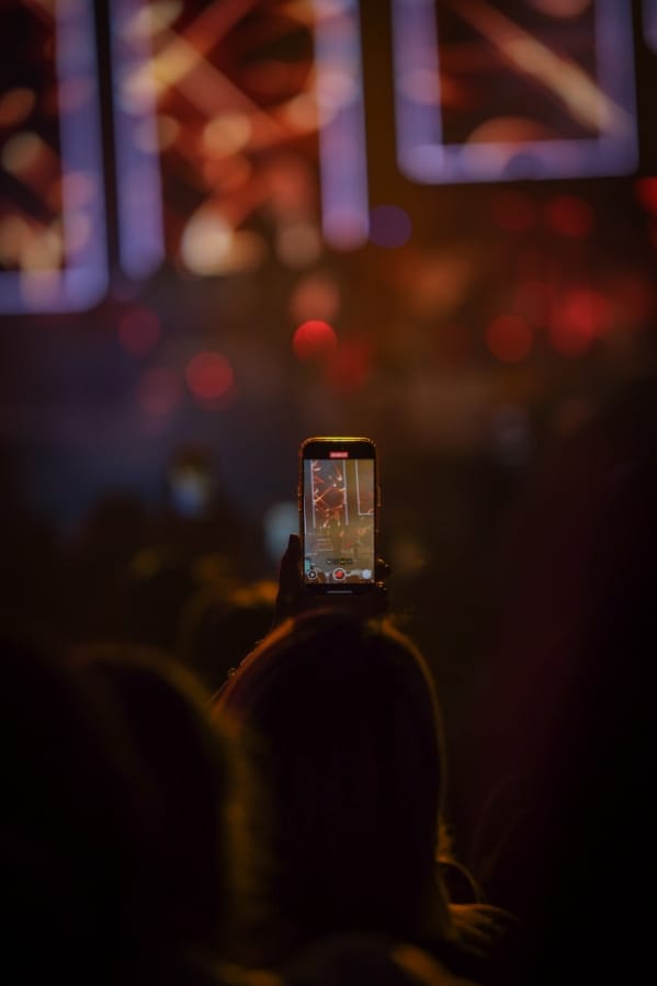 Vladu Georgievu se pokojna majka javila u snu i rekla mu da snimi ovu pesmu