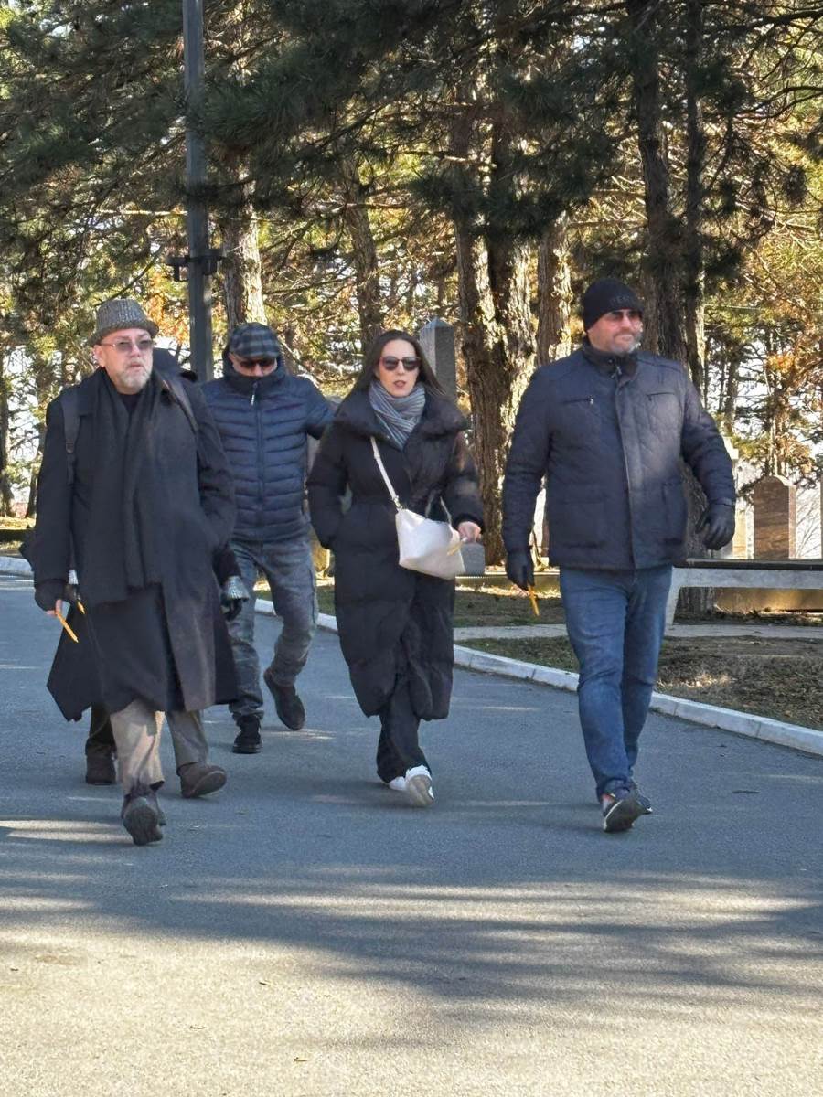 Potresne scene bivše žene i sina Dejana Matića na sahrani