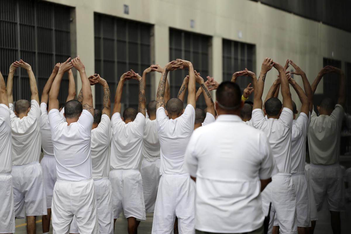 Megazatvor u El Salvadoru 4.jpg