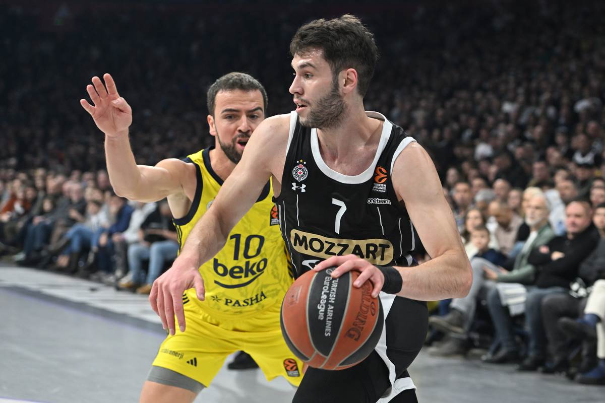 Mario Nakić na utakmici protiv Albe