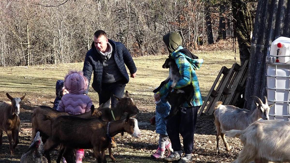 Tamara i Nemanja se iz grada vratili na selo