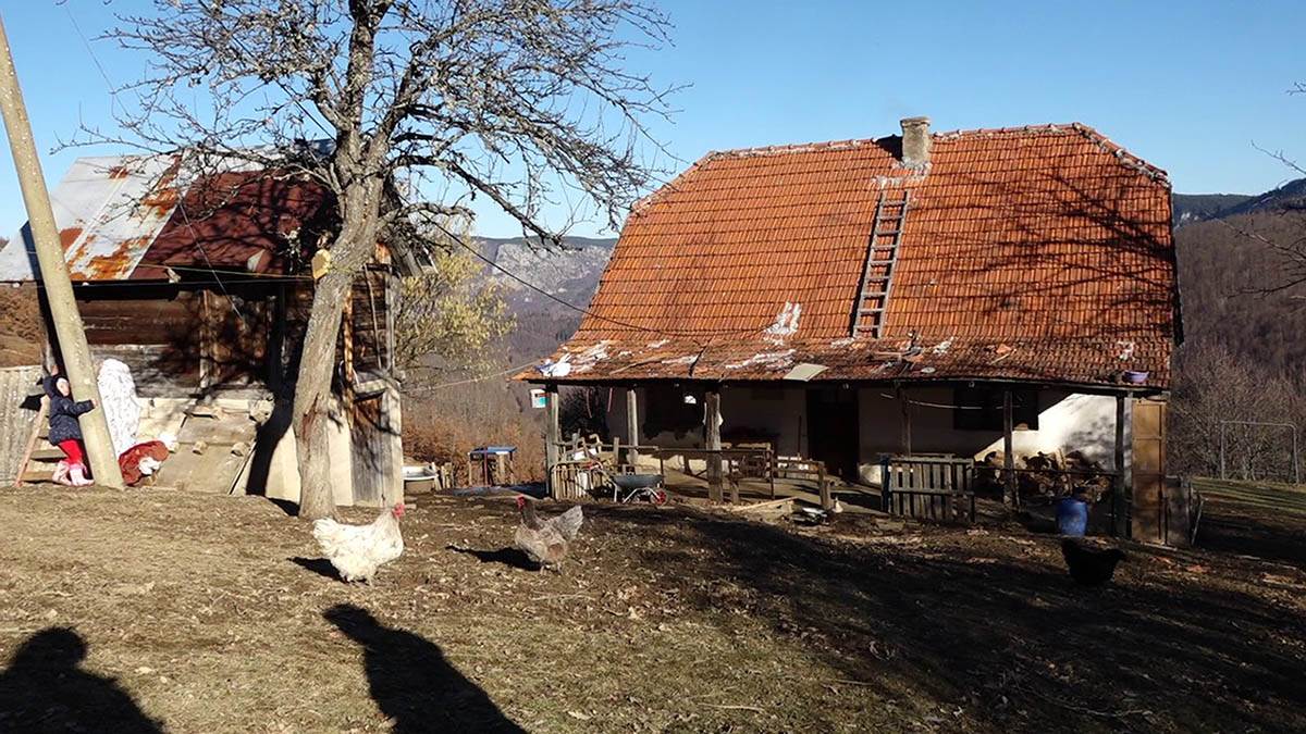 Tamara i Nemanja se iz grada vratili na selo