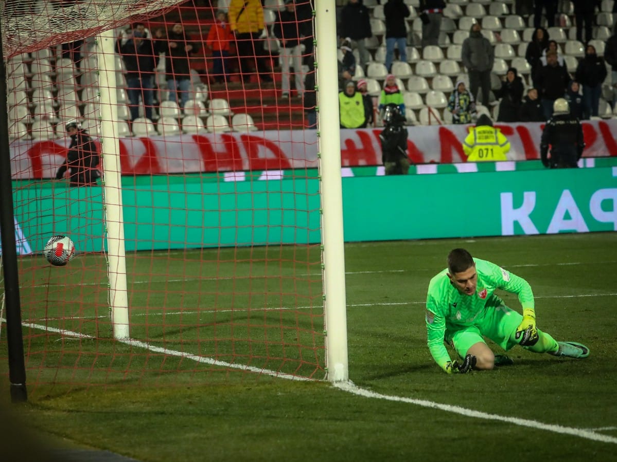 Penal za Partizan u derbiju video snimak