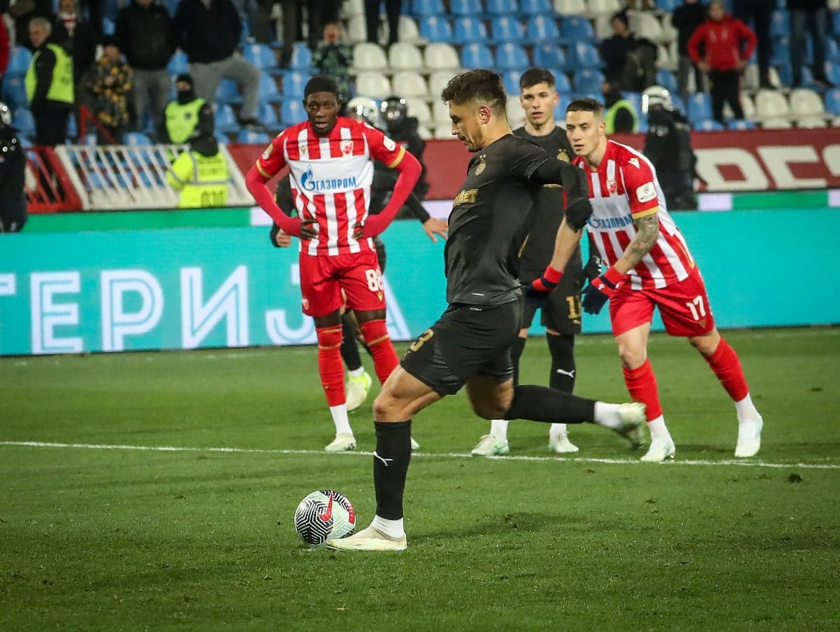 Penal za Partizan u derbiju video snimak