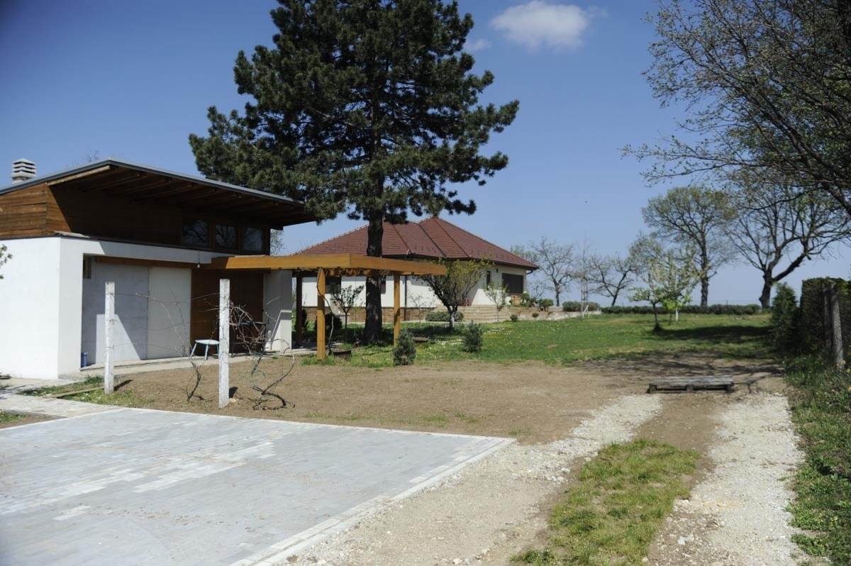 Sloboda Mićalović vikendica