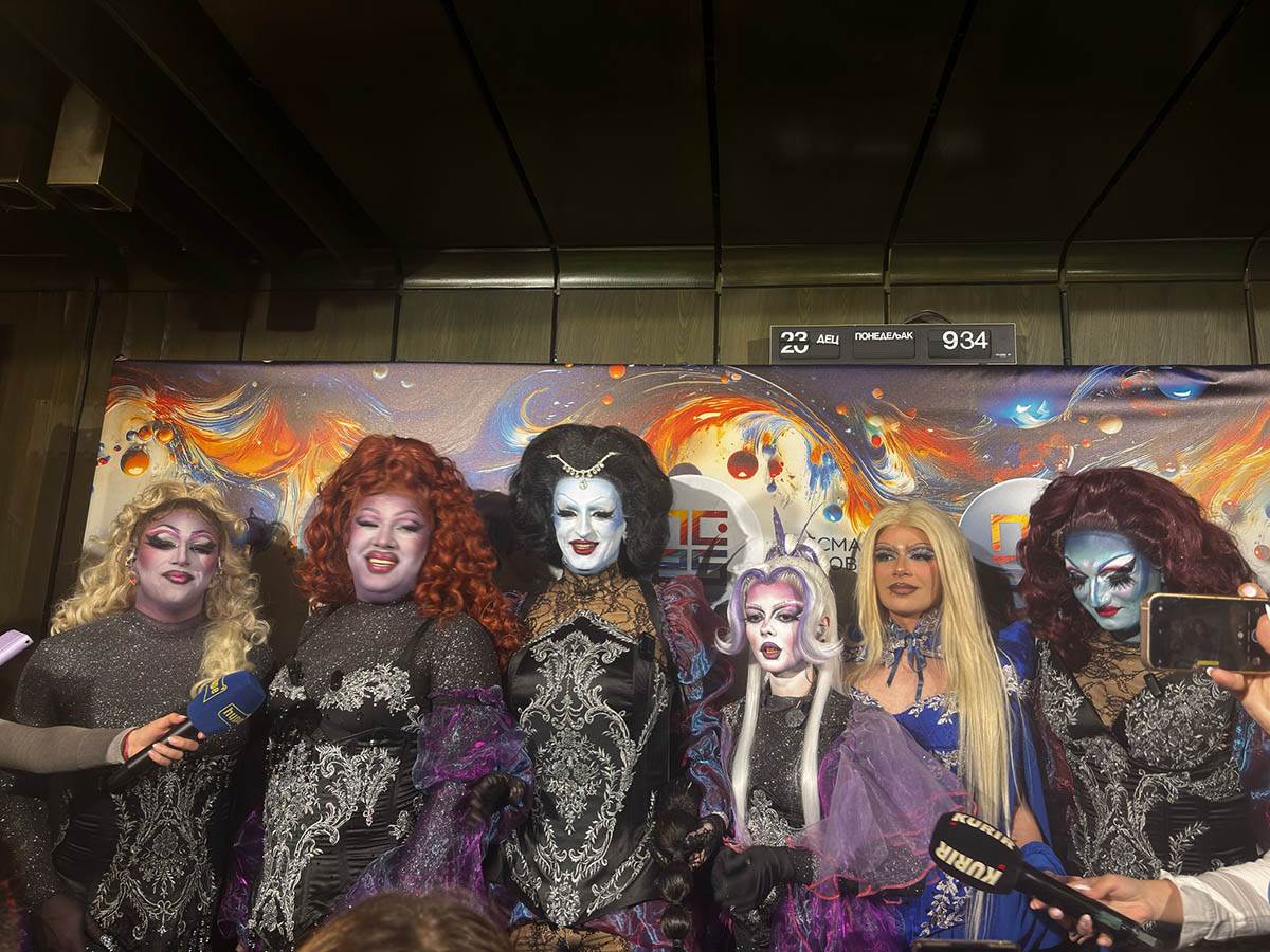 harem girls (4).jpeg