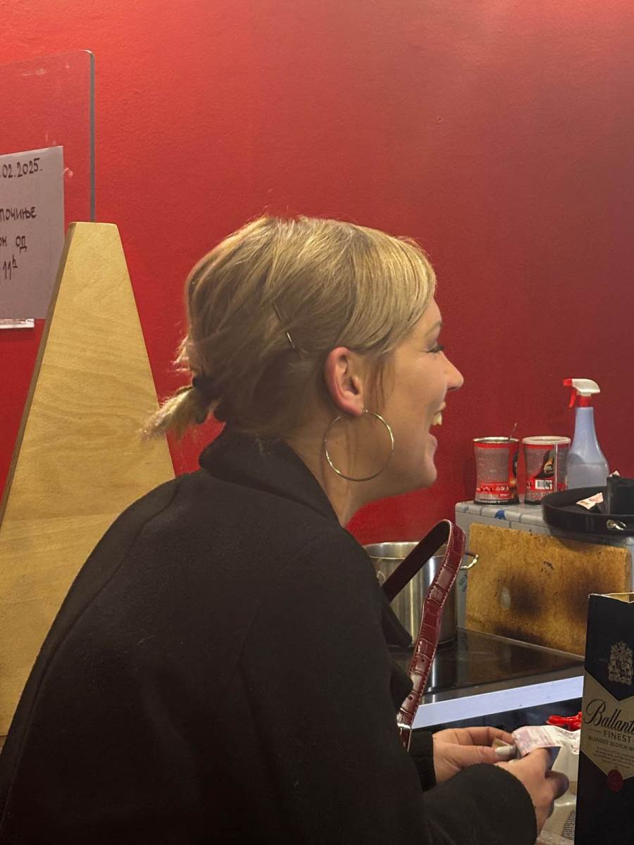 Na PZE prvi put u javnosti sestra Mimi Mercedez