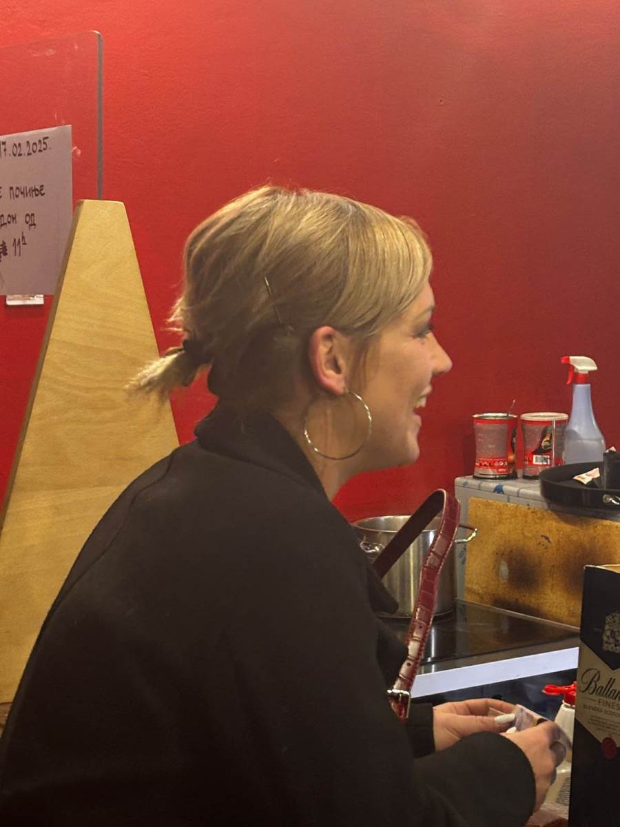 Na PZE prvi put u javnosti sestra Mimi Mercedez