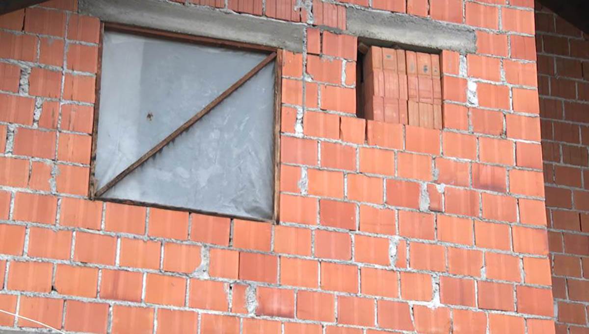 KUĆE STRAVE U BRČKOM (6).jpg