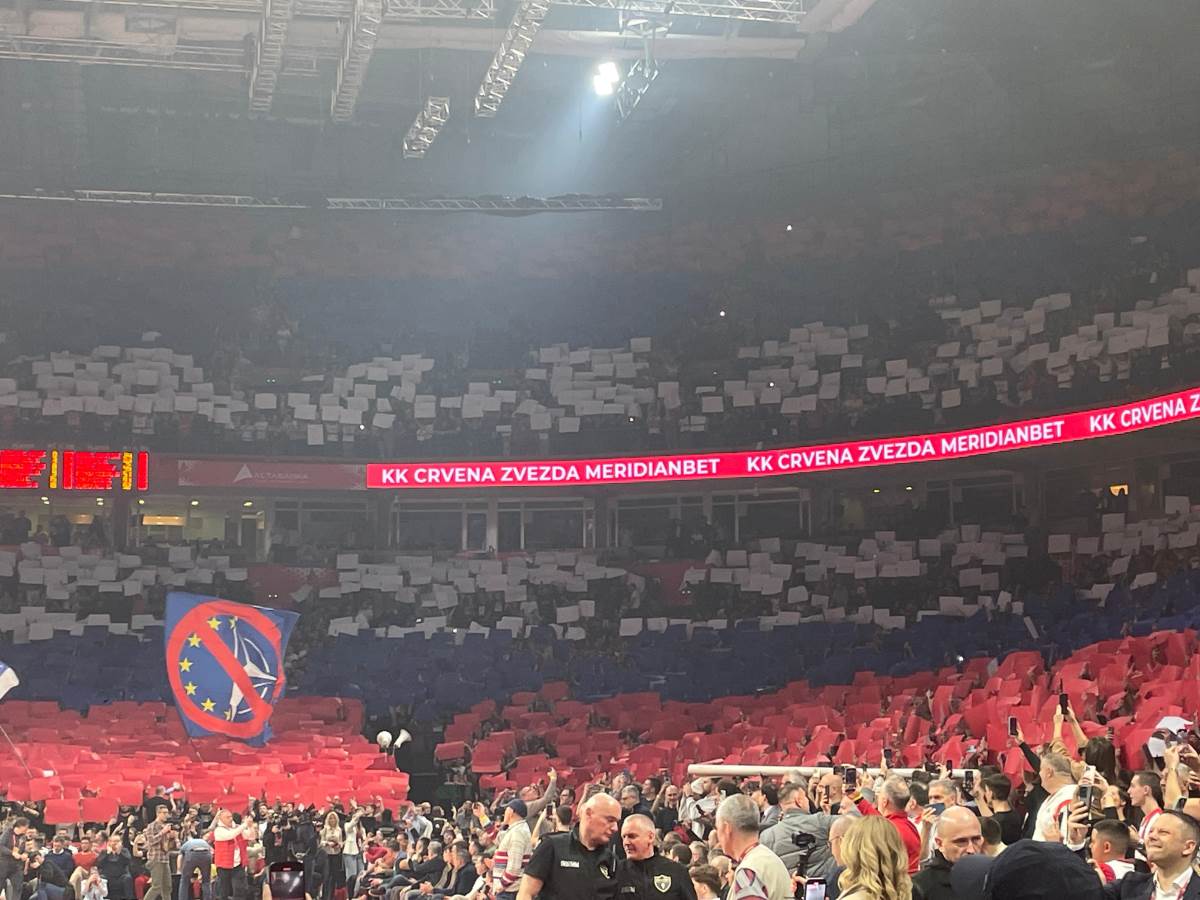 Koreografija na meču Zvezda-Žalgiris (3).jpg