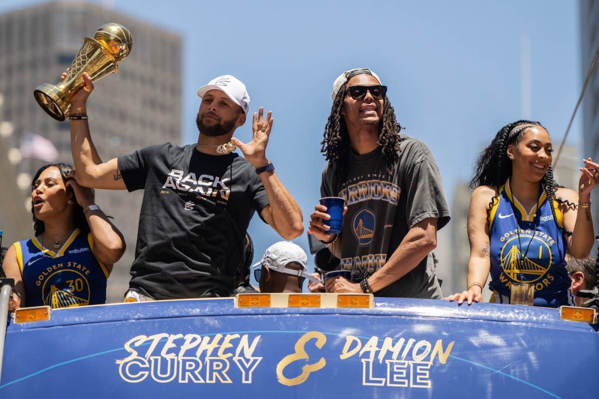 Stef Kari sa suprugom Ajišom i sestrom Sajdel Kari