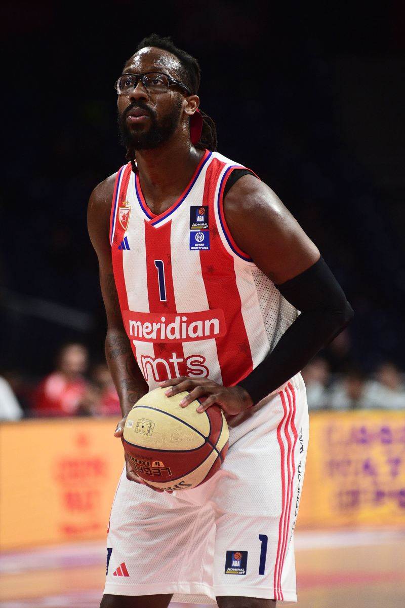 Džon Braun izvodi slobodno bacanje