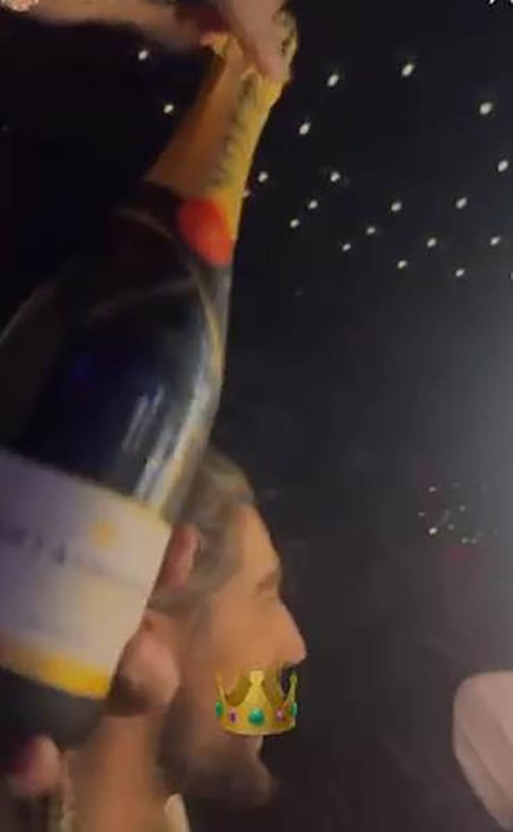 Princ od Vranje slavi pobedu (4).jpg