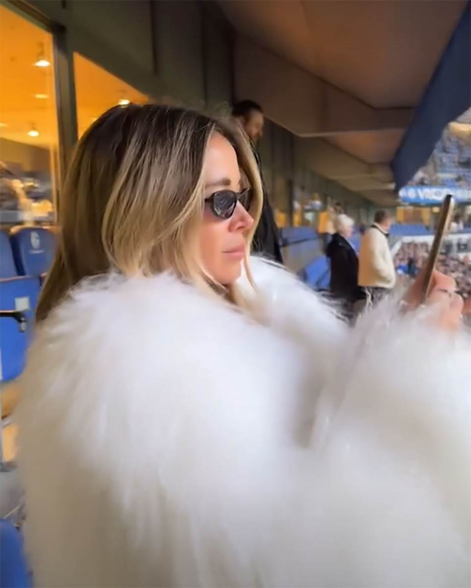 Dileta Leota na tribinama navija za muža Lorisa Karijusa